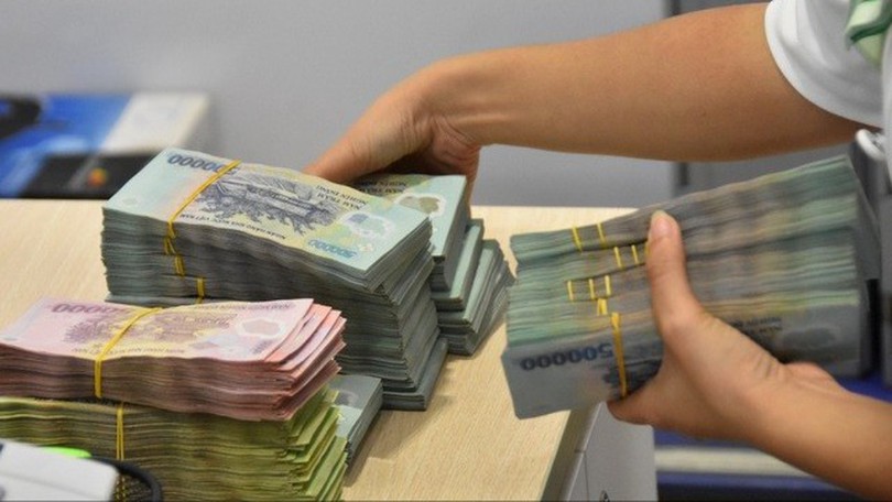 Lãi suất liên ngân hàng tăng 4 lần trong một tuần