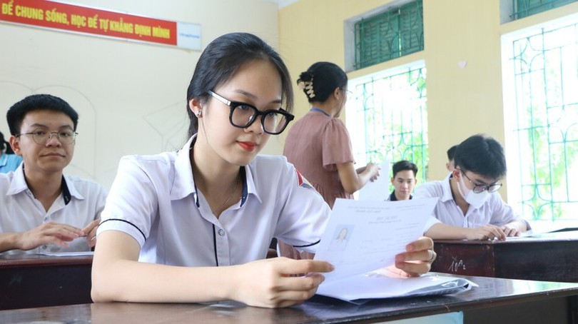 Dự báo điểm chuẩn đại học nhìn từ phổ điểm tốt nghiệp THPT | Giáo dục và Đào tạo | 20/07/2025