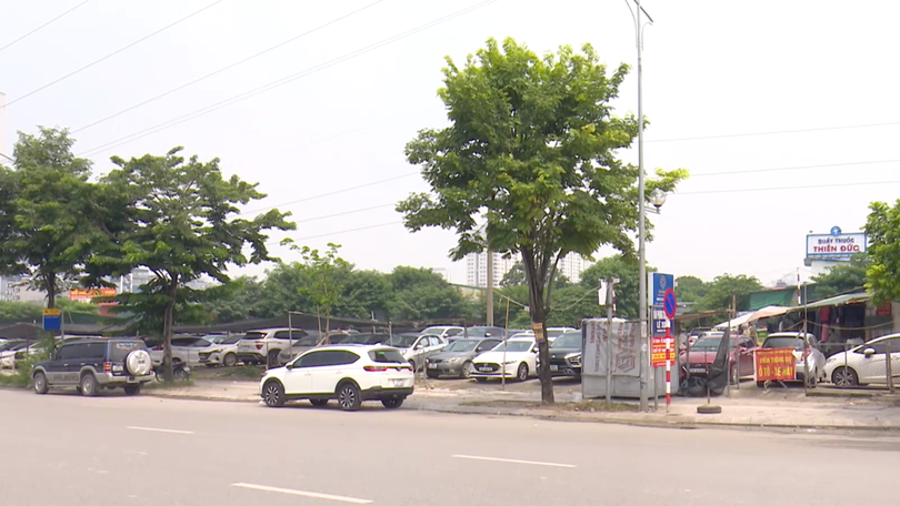 Nhiều điểm trông giữ xe trái phép trên đất nông nghiệp