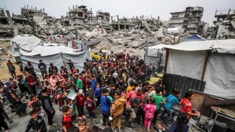Israel lại tấn công người chờ nhận viện trợ ở Gaza