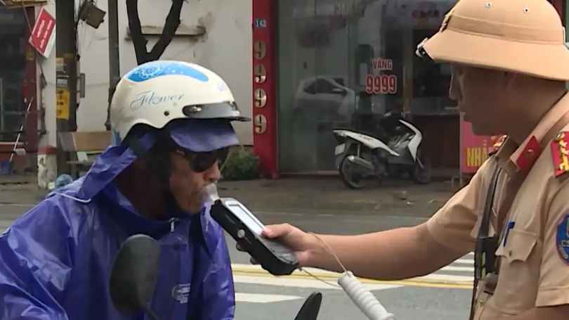 Lập chốt liên ngành kiểm soát vi phạm trên tỉnh lộ 419