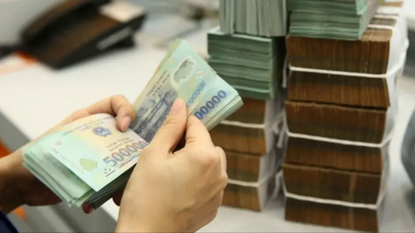 Lãi suất VND liên ngân hàng tăng mạnh, vượt 6,5%
