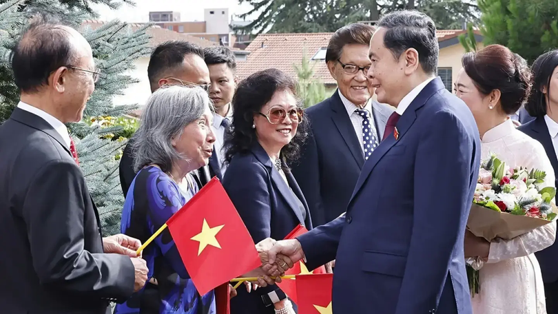 Chủ tịch Quốc hội gặp cộng đồng người Việt tại Thụy Sĩ