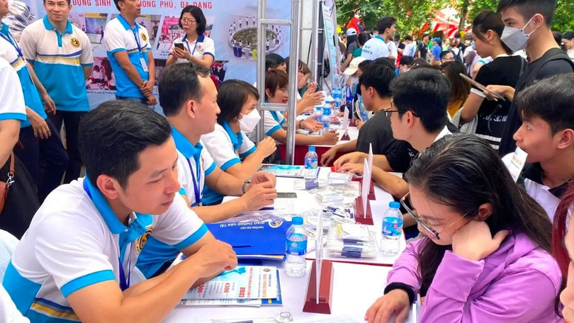 Nhiều thí sinh chuộng ngành kinh tế, công nghệ