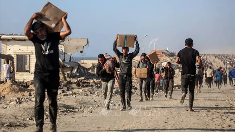 Tăng cường hàng viện trợ vào Gaza bằng đường hàng không