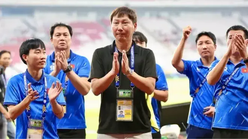 HLV Kim Sang Sik tiếp tục hành trình thành công