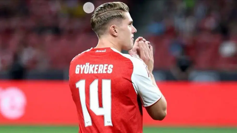 Arsenal hoàn thiện đội hình trước mùa giải