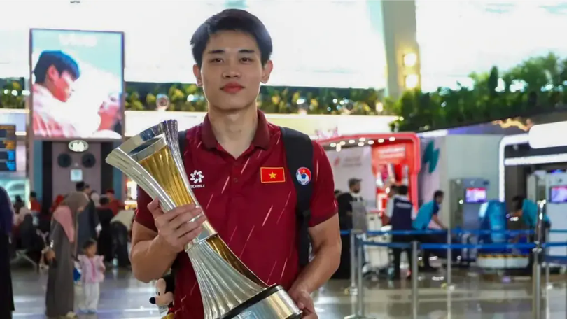 U23 Việt Nam đã mang cúp vô địch về Hà Nội trong đêm