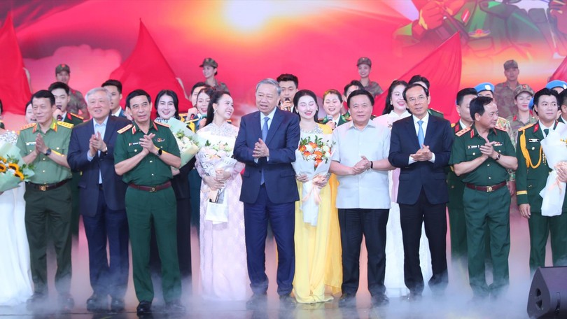 Khắc ghi lời Bác - vang nhịp quân hành