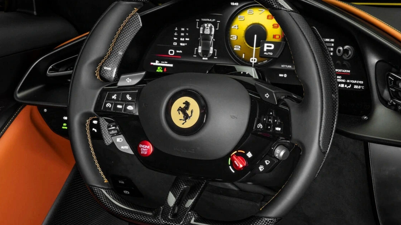 Ferrari nhận sai lầm khi loại bỏ nút vật lý trên xe