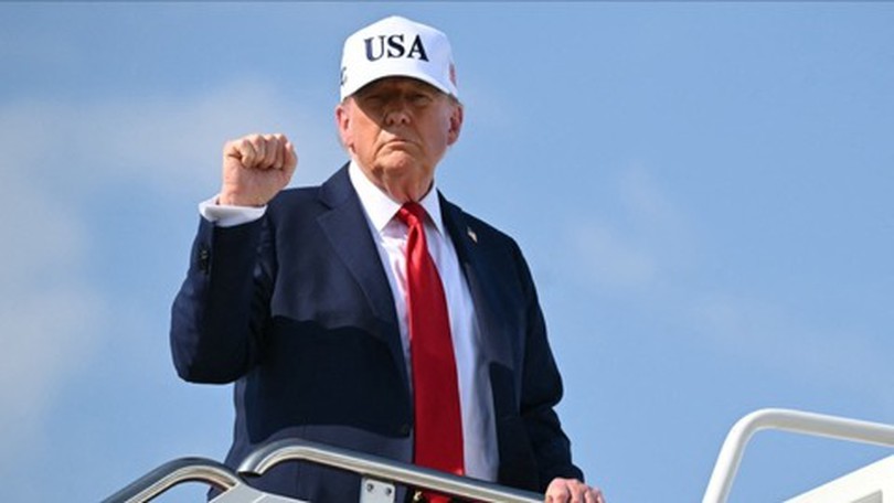 Ông Trump gửi thư thông báo thuế quan tới 12 quốc gia