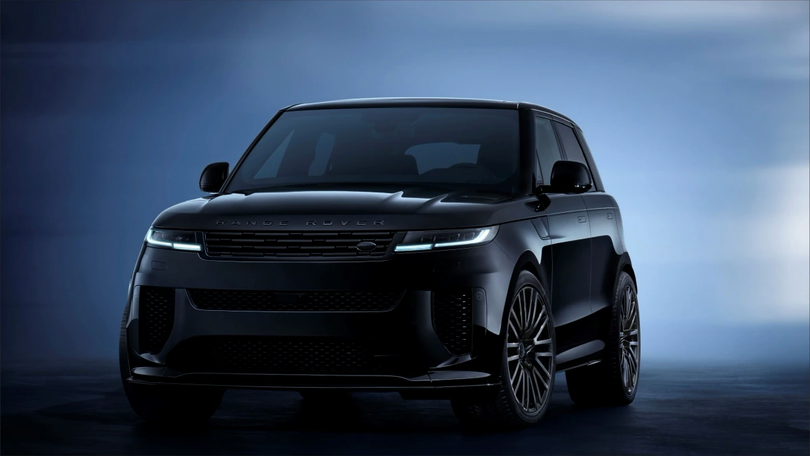 Range Rover Sport SV nổi bật với thiết kế đen bóng