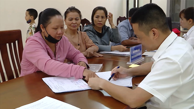 Người dân làm thủ tục đất đai tại xã tăng mạnh