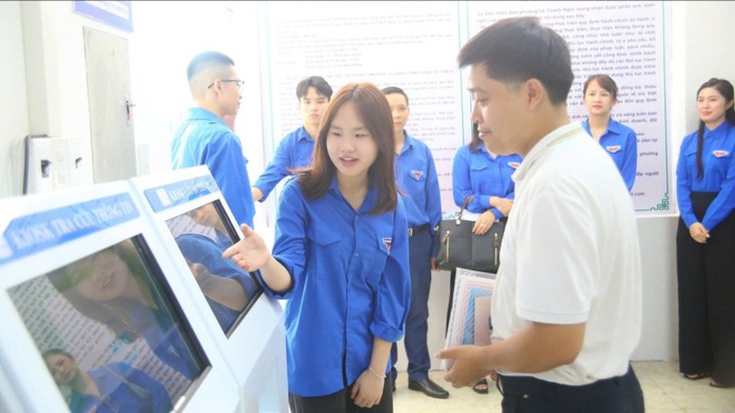 Hàng nghìn thanh niên tình nguyện hỗ trợ chính quyền hai cấp