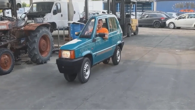 Xe Fiat Panda 'siêu mỏng' độc đáo tại Italy
