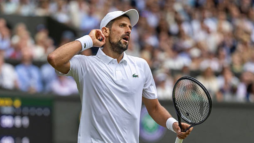 Novak Djokovic ngược dòng vào tứ kết Wimbledon