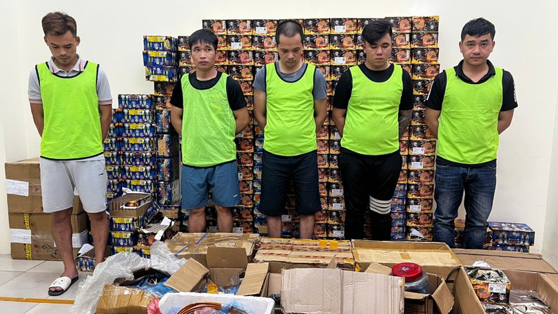 Triệt phá đường dây sản xuất, tiêu thụ gần 1 tấn pháo