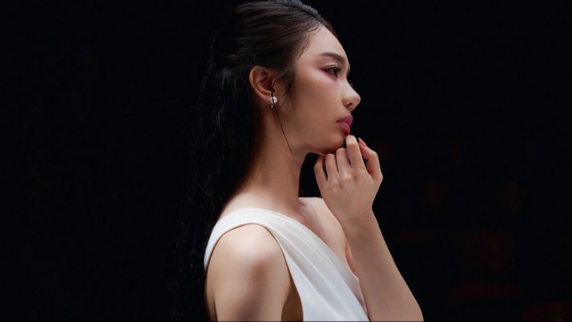 Hoàng Duyên bứt phá với MV “She never cries”