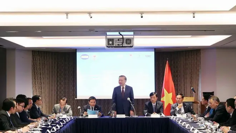 Tổng Bí thư gặp mặt các chuyên gia người Việt Nam tại Hàn Quốc