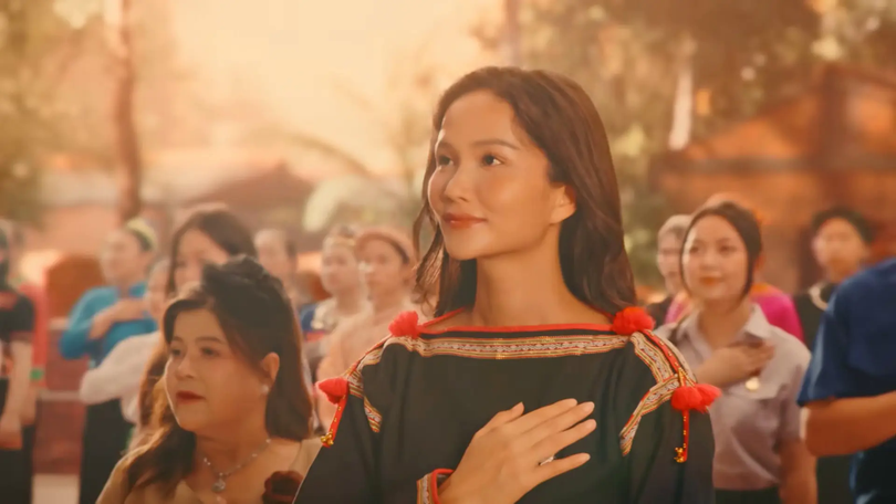 'Made in Vietnam' - MV kể chuyện nước Việt bằng âm nhạc