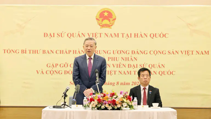 Tổng Bí thư gặp gỡ cộng đồng người Việt Nam tại Hàn Quốc