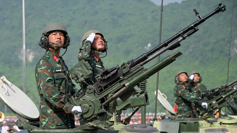 Những bộ quân phục diễu binh được tạo ra như thế nào?