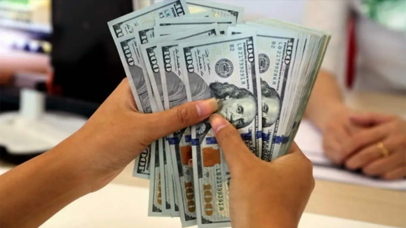 Giá USD xác lập kỷ lục mới