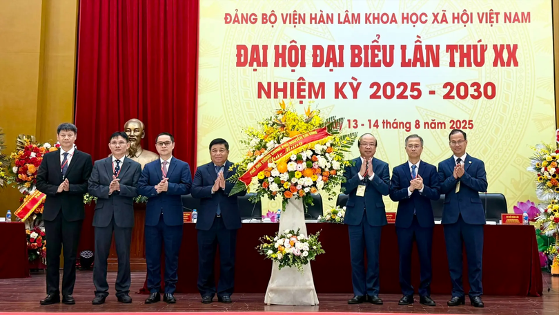 Đột phá phát triển khoa học, công nghệ và chuyển đổi số
