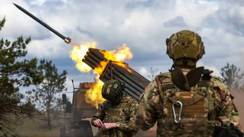 Ukraine 'bật đèn xanh' cho lệnh ngừng bắn trên không với Nga