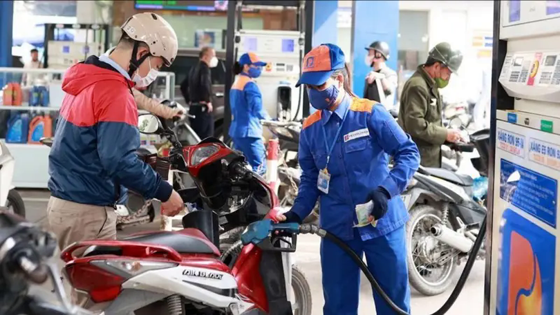 Dự báo giá xăng có thể giảm hơn 400 đồng/lít