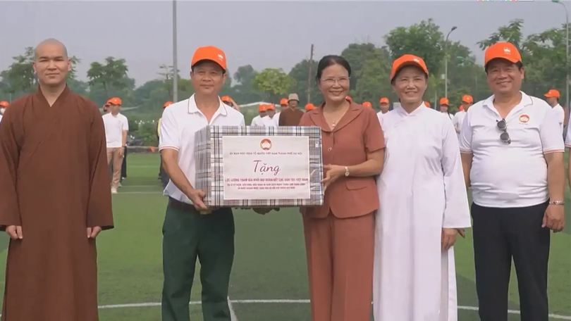 Khối đại đoàn kết toàn dân tộc tập luyện cho Đại lễ