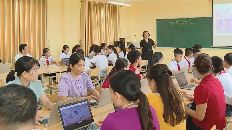 Hà Nội: Sẽ đào tạo 100.000 giáo viên theo chuẩn toàn cầu