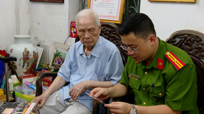 Người trinh sát chính trị bảo vệ Lễ đài Ngày Độc lập