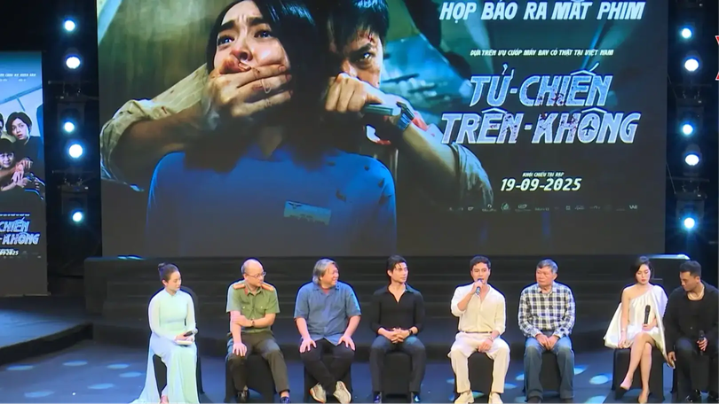 'Tử chiến trên không' tái hiện cuộc chiến sinh tử