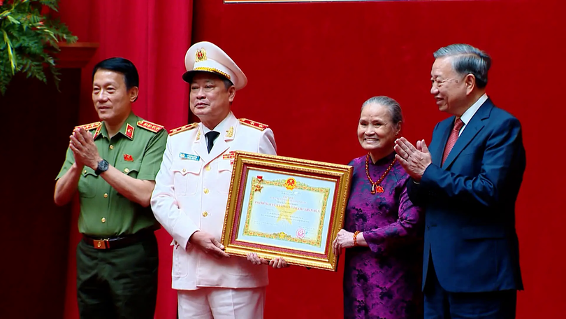 Tổng Bí thư gặp mặt cán bộ Công an cấp cao nghỉ hưu
