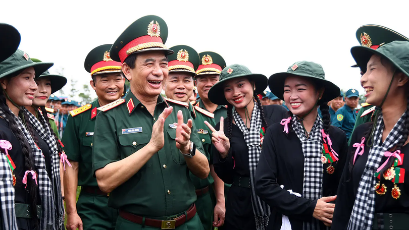 Đại tướng Phan Văn Giang kiểm tra tổng hợp luyện diễu binh A80