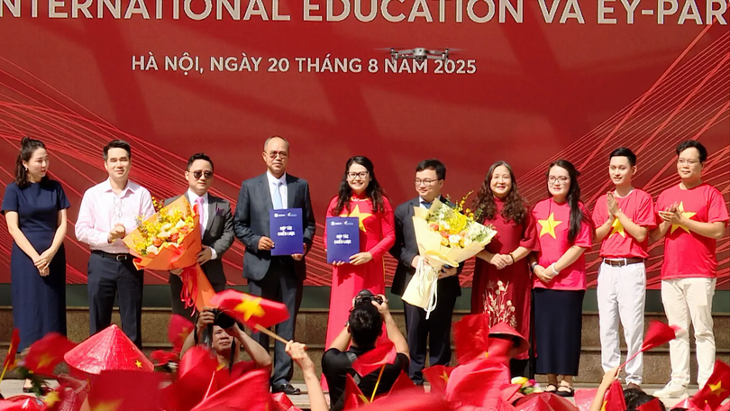 Dưới bóng cờ Tổ quốc – Trường Nguyễn Siêu tiếp bước
