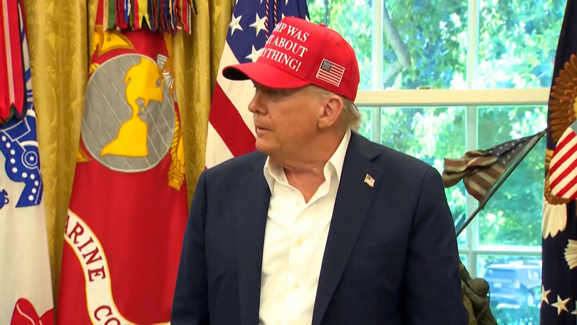 Ông Trump đe dọa can thiệp liên bang vào Chicago
