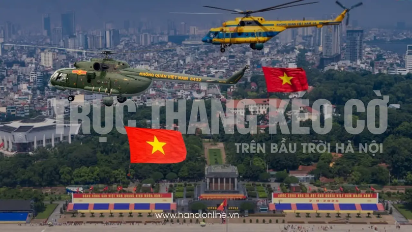 Xem đội hình trực thăng kéo cờ bay trên Quảng trường Ba Đình
