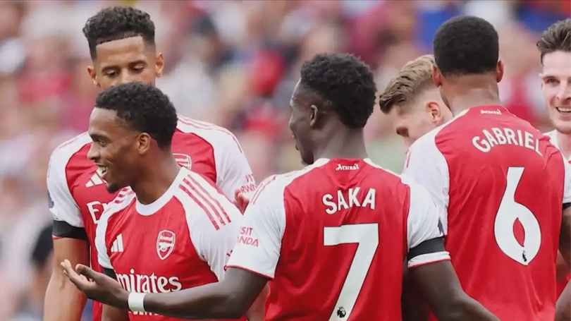 Arsenal chiếm ngôi đầu bảng xếp hạng Ngoại hạng Anh