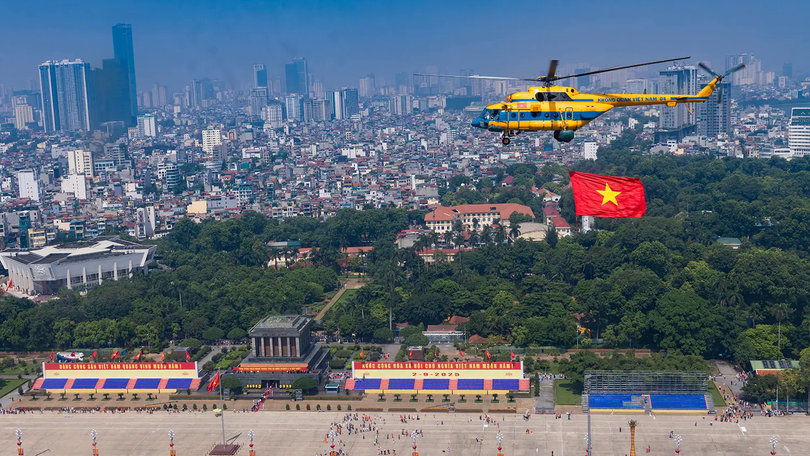 Không quân hợp luyện trên bầu trời Thủ đô
