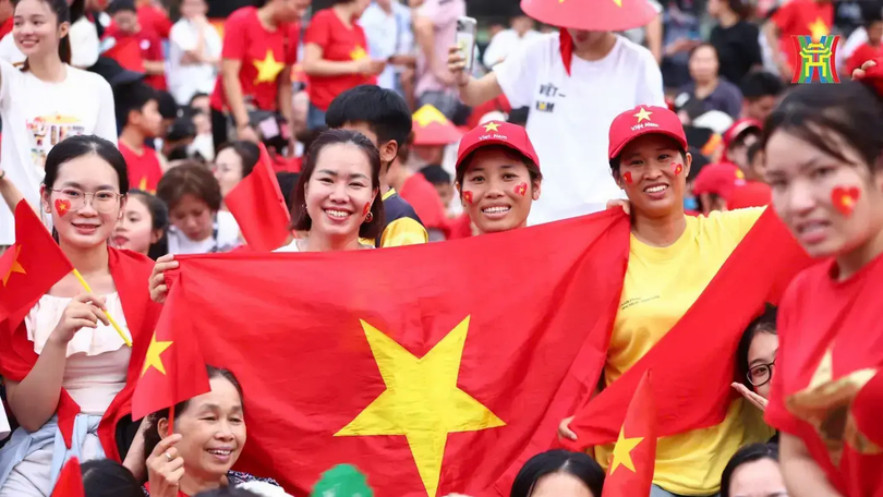 ‘Biển người’ hào hứng hát vang những bài hát Cách mạng