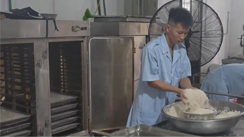Chuyện những người anh nuôi