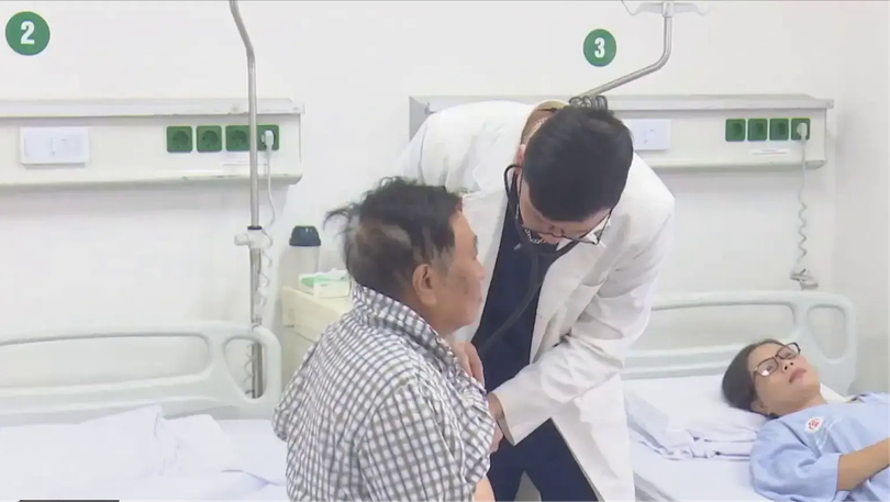 Hai bệnh nhân cao tuổi được cứu nhờ kỹ thuật mới