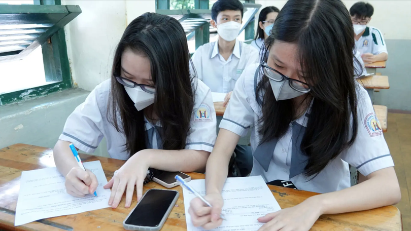 Hà Nội siết quản lý điện thoại trong trường học