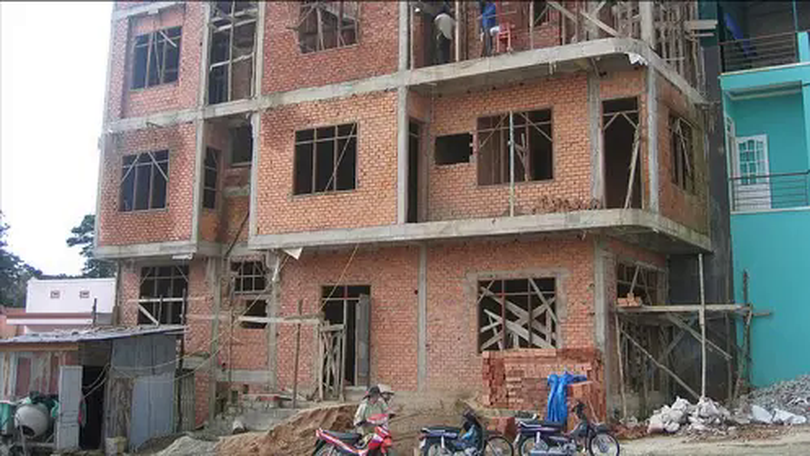 Xây nhà trên đất đấu giá vẫn cần xin giấy phép