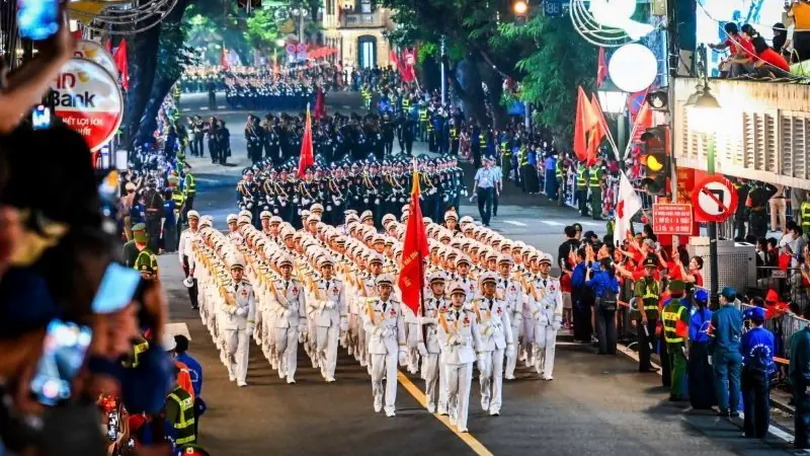 Hà Nội trước giờ tổng duyệt diễu binh A80