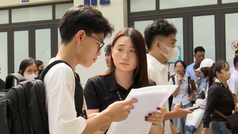 Bước vào cánh cửa đại học