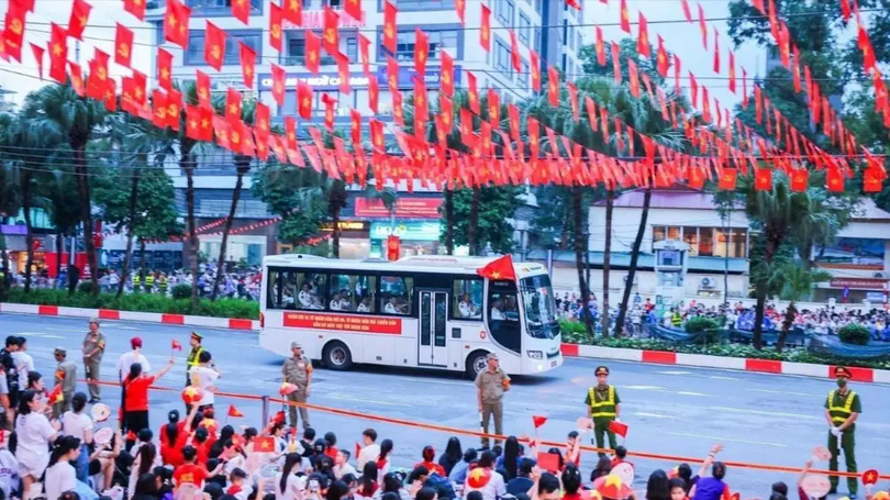 Những tuyến giao thông công cộng phù hợp đi xem diễu binh
