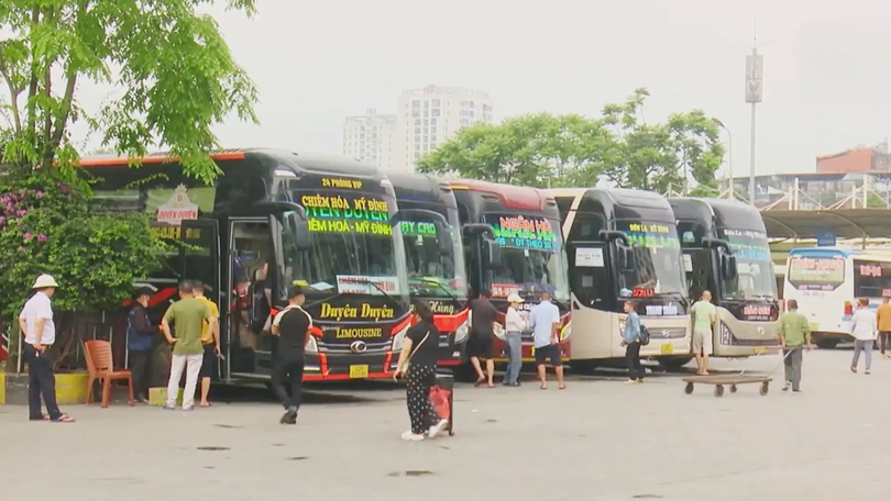 Người dân các tỉnh, thành về Hà Nội mừng Quốc Khánh